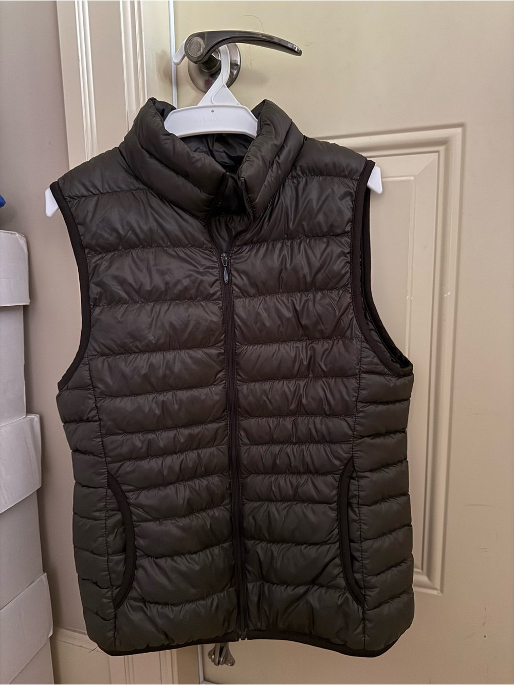 Uniqlo Woman Quilted Puffer Vest - Dark Gray/Green